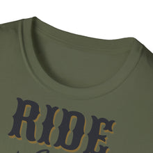 Charger l'image dans la galerie, T-shirt unisexe doux REAL LIFE COOLER KING