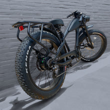 Carica l'immagine nel visualizzatore di Gallery, NEW: Cooler King 1500ST BLACK EDITION eBike - 52v Retro Style Electric Bike
