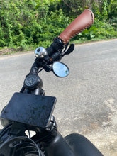 Charger l'image dans la galerie, Rétroviseur discret sous le guidon - Montage à gauche ou à droite pour vélos Cooler King