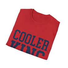 Laden Sie das Bild in den Galerie-Viewer, COOLER KING College Unisex Softstyle T-Shirt