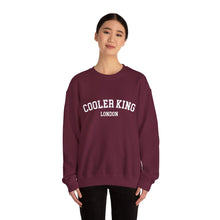 Laden Sie das Bild in den Galerie-Viewer, COOLER KING LONDON FIGHTER Unisex Heavy Blend™ Crewneck Sweatshirt