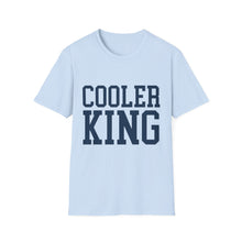 Laden Sie das Bild in den Galerie-Viewer, COOLER KING College Unisex Softstyle T-Shirt