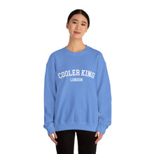 Laden Sie das Bild in den Galerie-Viewer, COOLER KING LONDON FIGHTER Unisex Heavy Blend™ Crewneck Sweatshirt