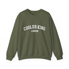 Laden Sie das Bild in den Galerie-Viewer, COOLER KING LONDON FIGHTER Unisex Heavy Blend™ Crewneck Sweatshirt