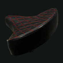 Laden Sie das Bild in den Galerie-Viewer, Luxury Quilted Cooler King Saddle