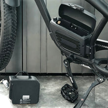 Load image into Gallery viewer, NEW: Cooler King 1500ST BLACK EDITION eBike - 52v Retro Style Electric Bike